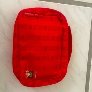 <

United Airlines inflight amenity kits
Limited edition
Wrexham AFC